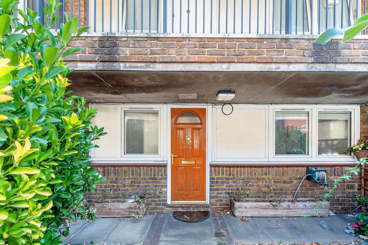 Greyhound Road, London, W6, photo 13