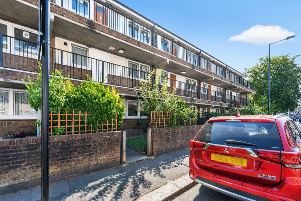 Greyhound Road, London, W6, photo 12