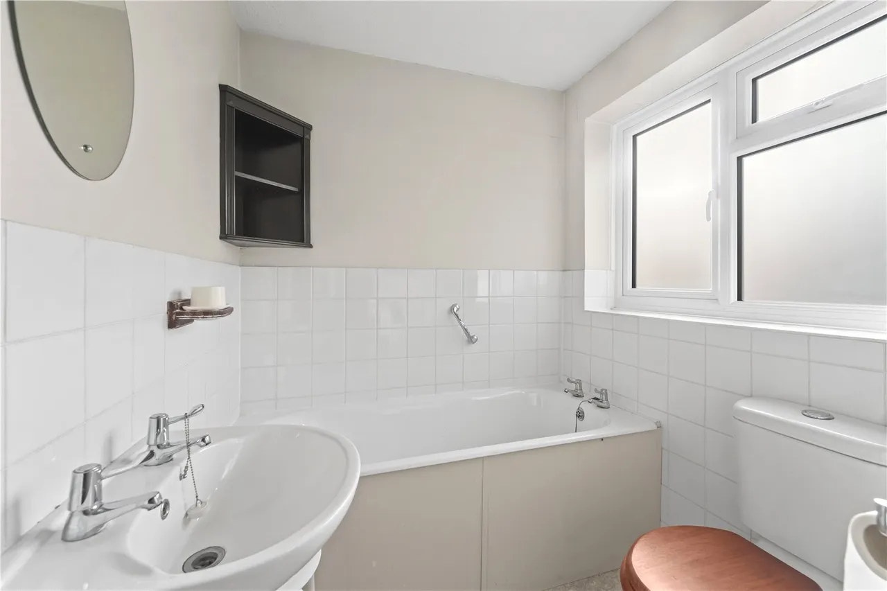 Bluefield Close, Hampton, TW12 3JH, photo 8