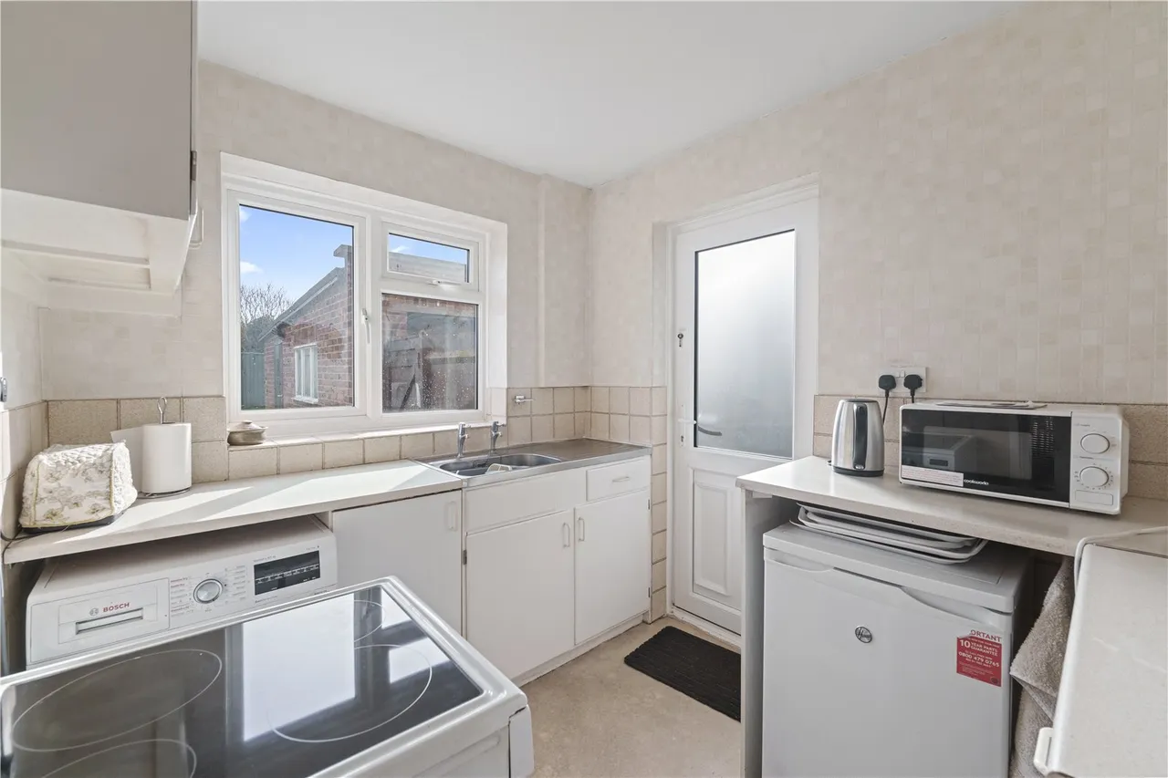Bluefield Close, Hampton, TW12 3JH, photo 6