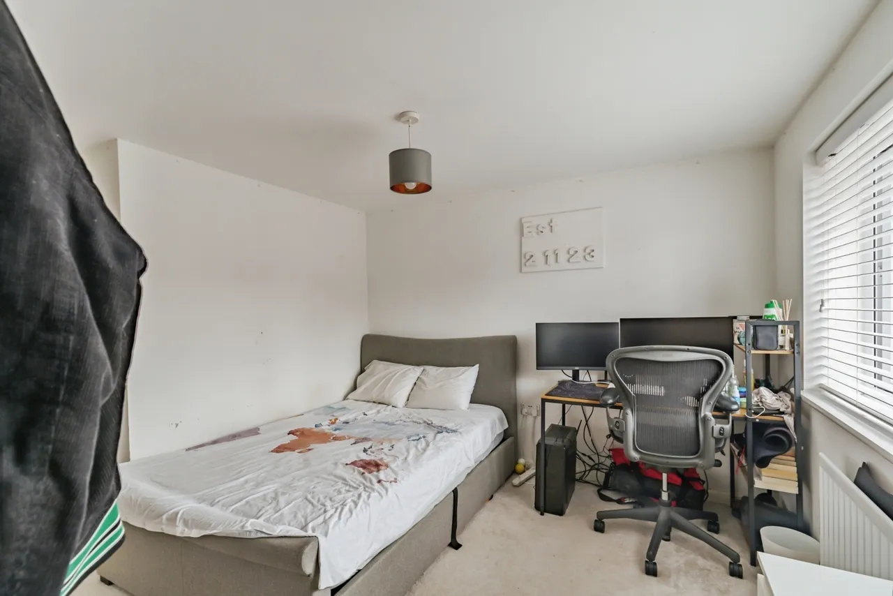Charman Gardens, Ifield, RH11, photo 13