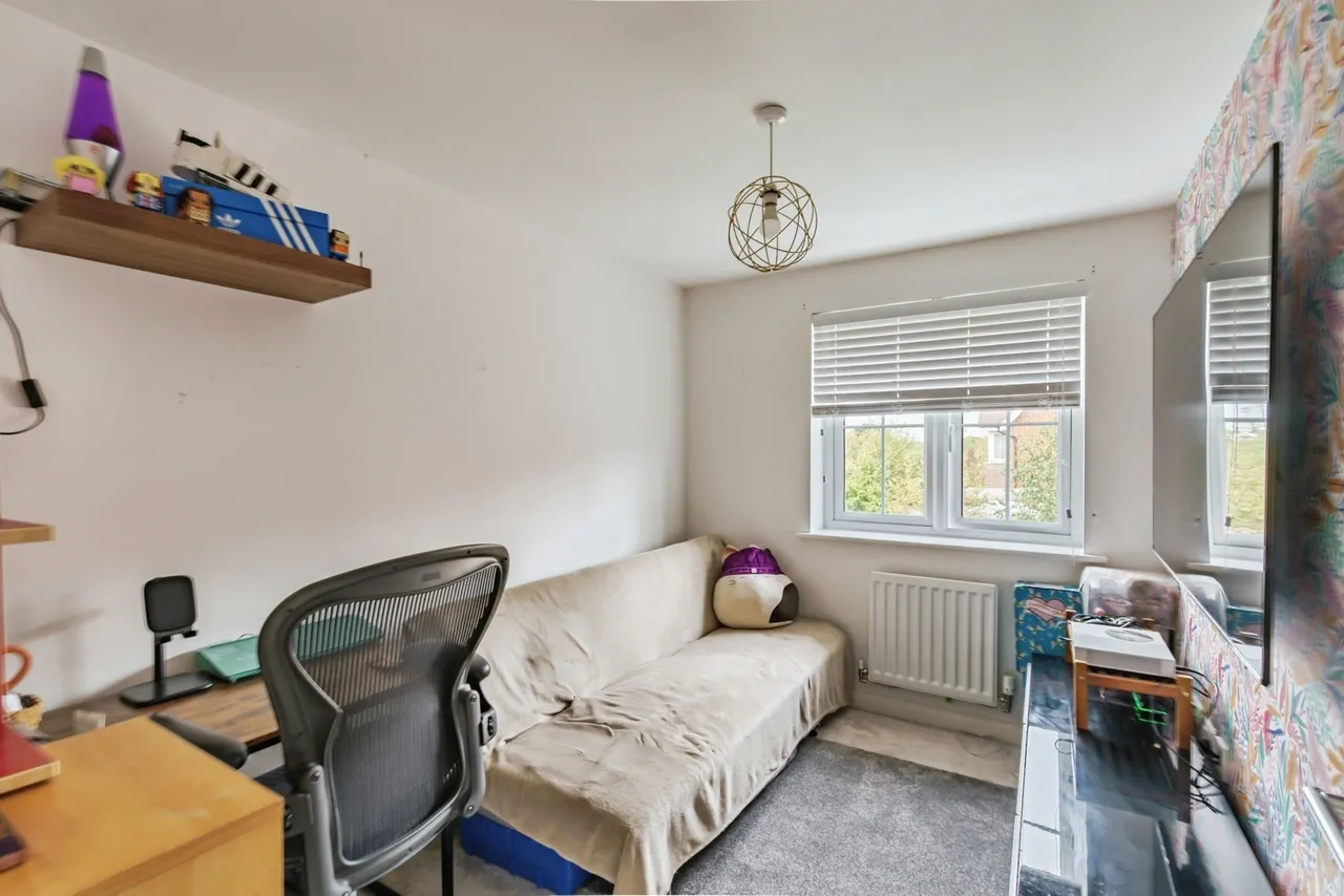Charman Gardens, Ifield, RH11, photo 17