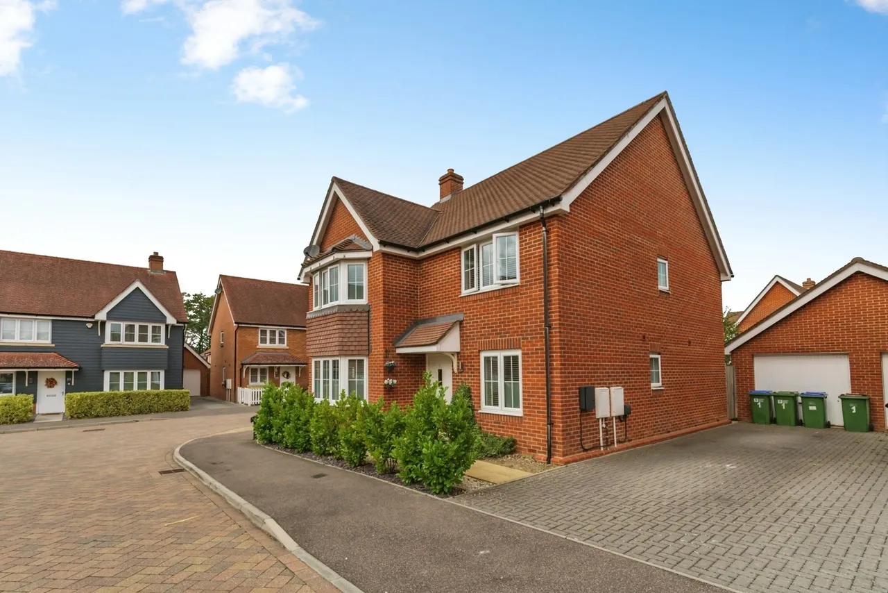 Charman Gardens, Ifield, RH11, photo 20