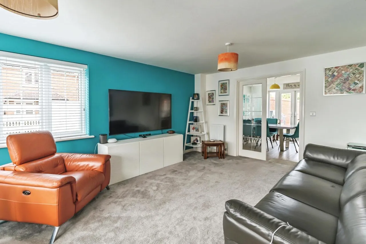 Charman Gardens, Ifield, RH11, photo 5