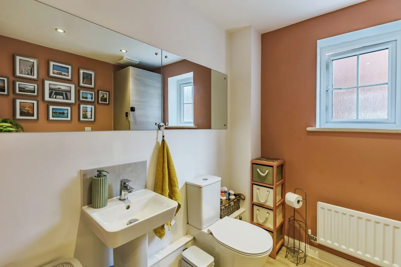 Charman Gardens, Ifield, RH11, photo 6