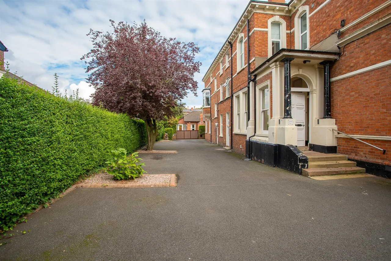 Derryvolgie Avenue, Belfast, BT9, photo 2