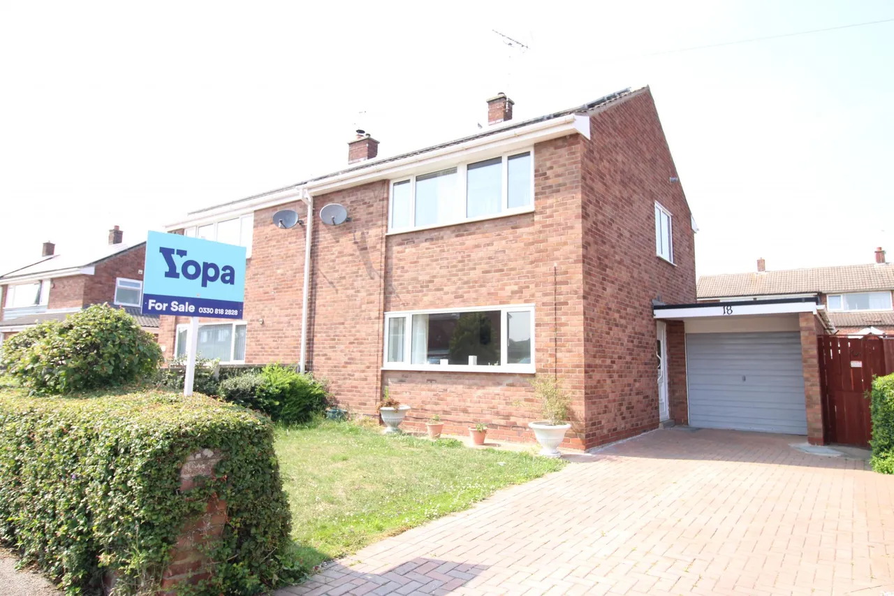 3 bed house for sale, Manners Road, Balderton, NG24