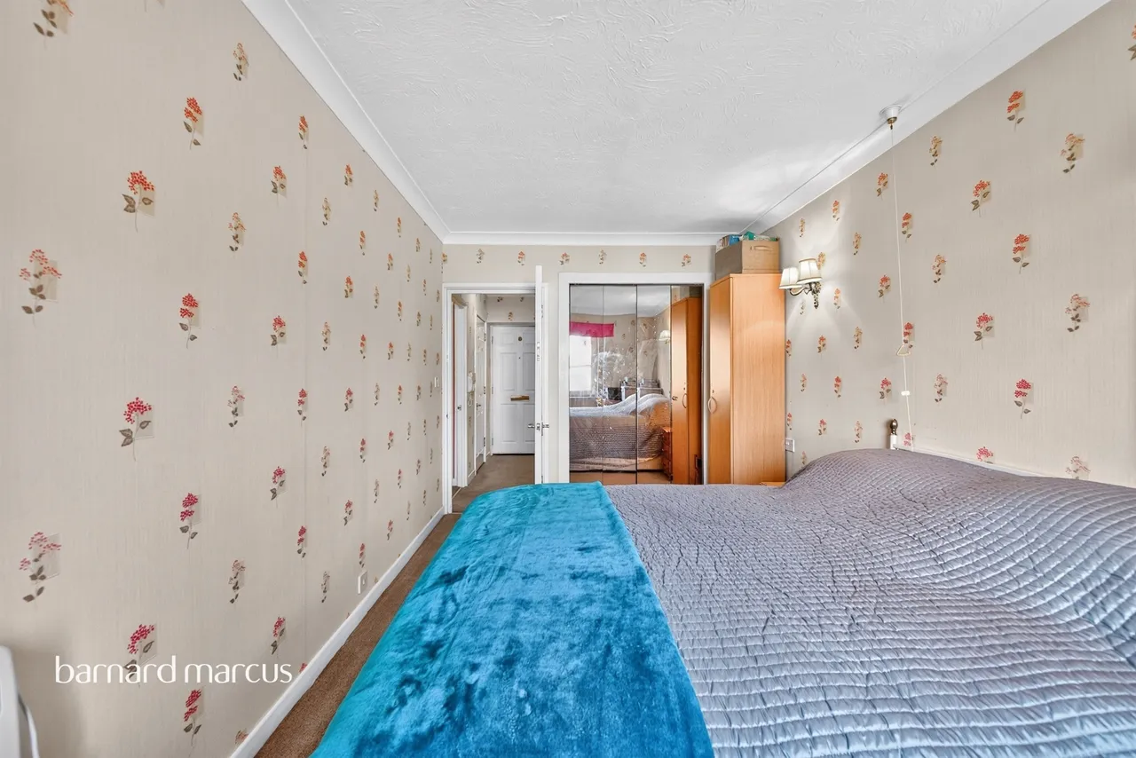 Friern Watch Avenue, London, N12, photo 8