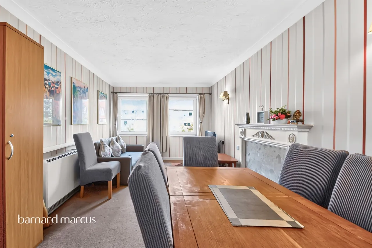 Friern Watch Avenue, London, N12, photo 14