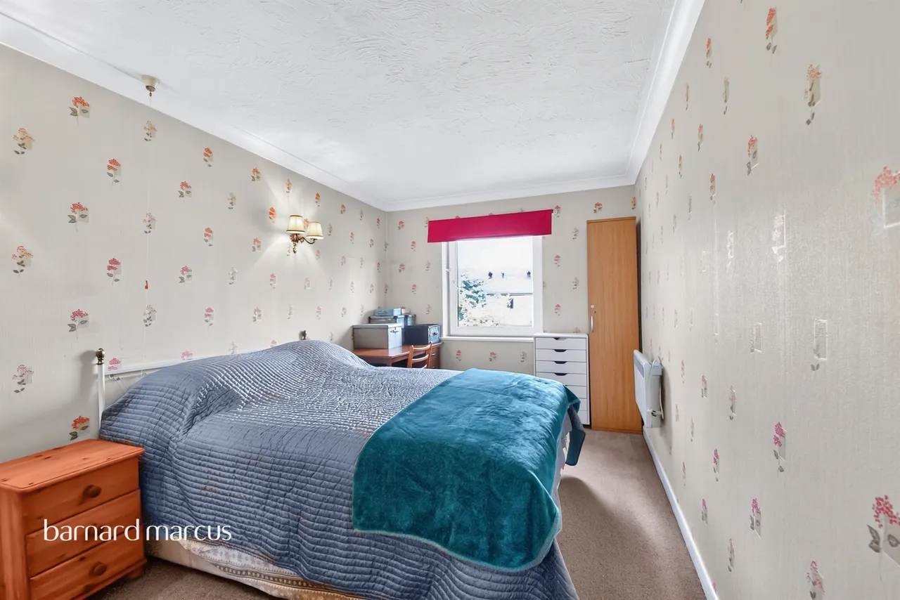 Friern Watch Avenue, London, N12, photo 5