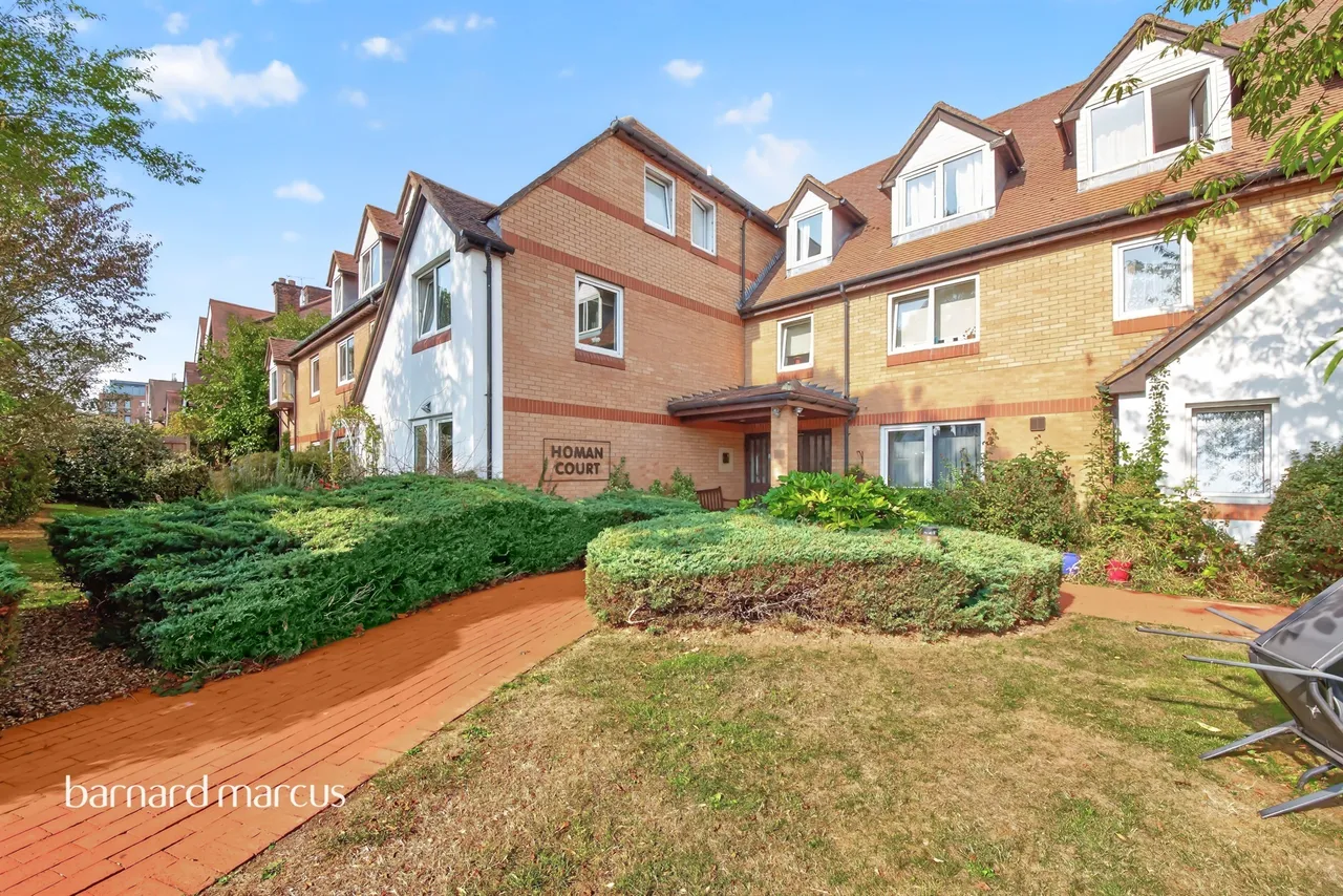Friern Watch Avenue, London, N12, photo 15
