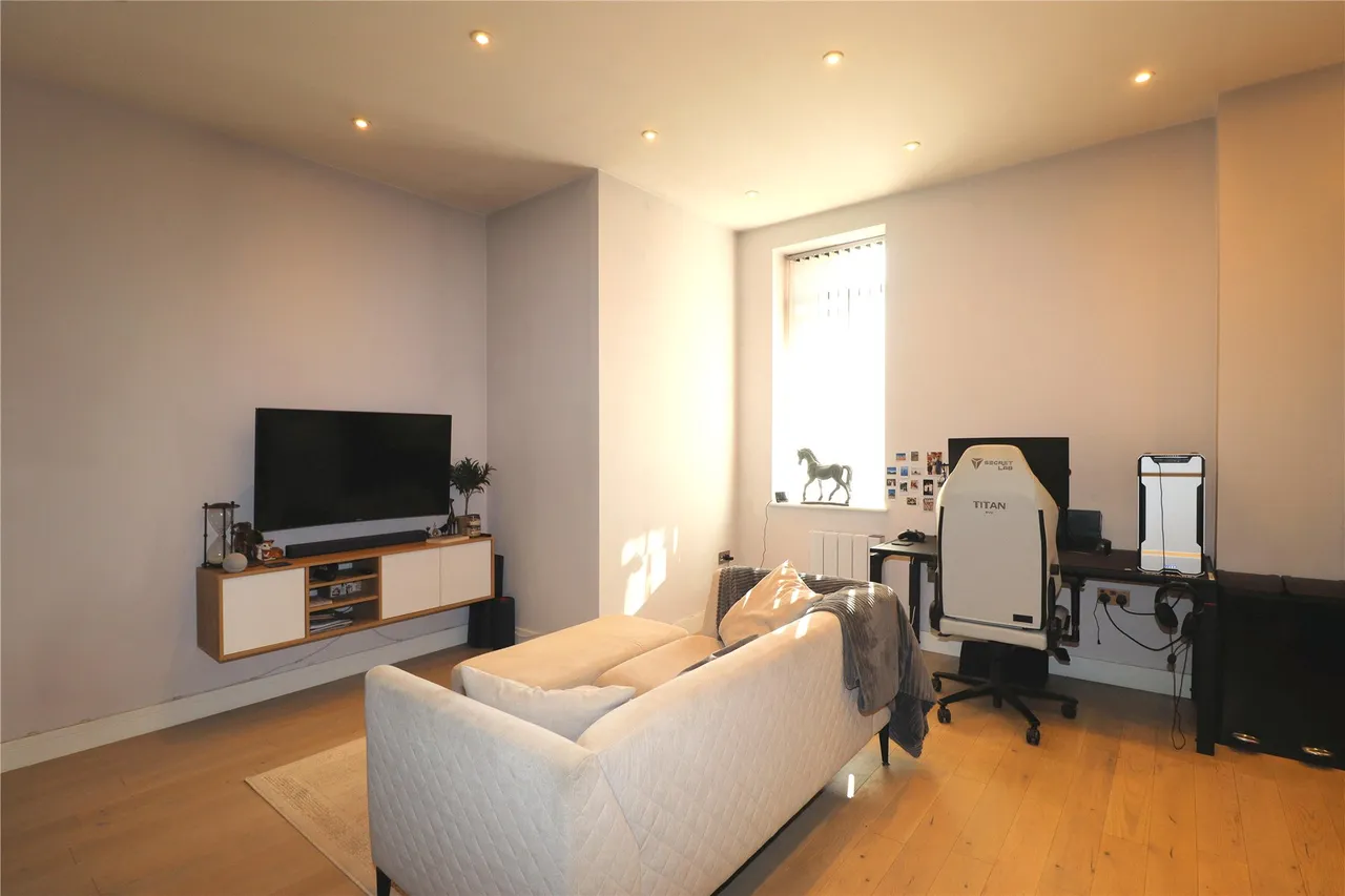 Albert Drive, Woking, GU21, photo 6