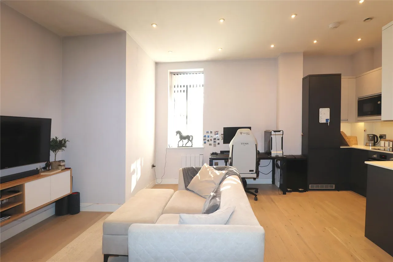 Albert Drive, Woking, GU21, photo 7