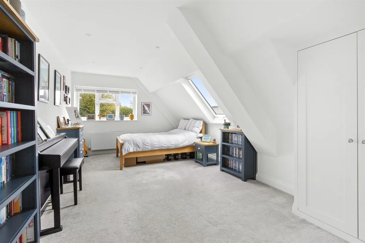 New Pond Road, Holmer Green, HP15, photo 4