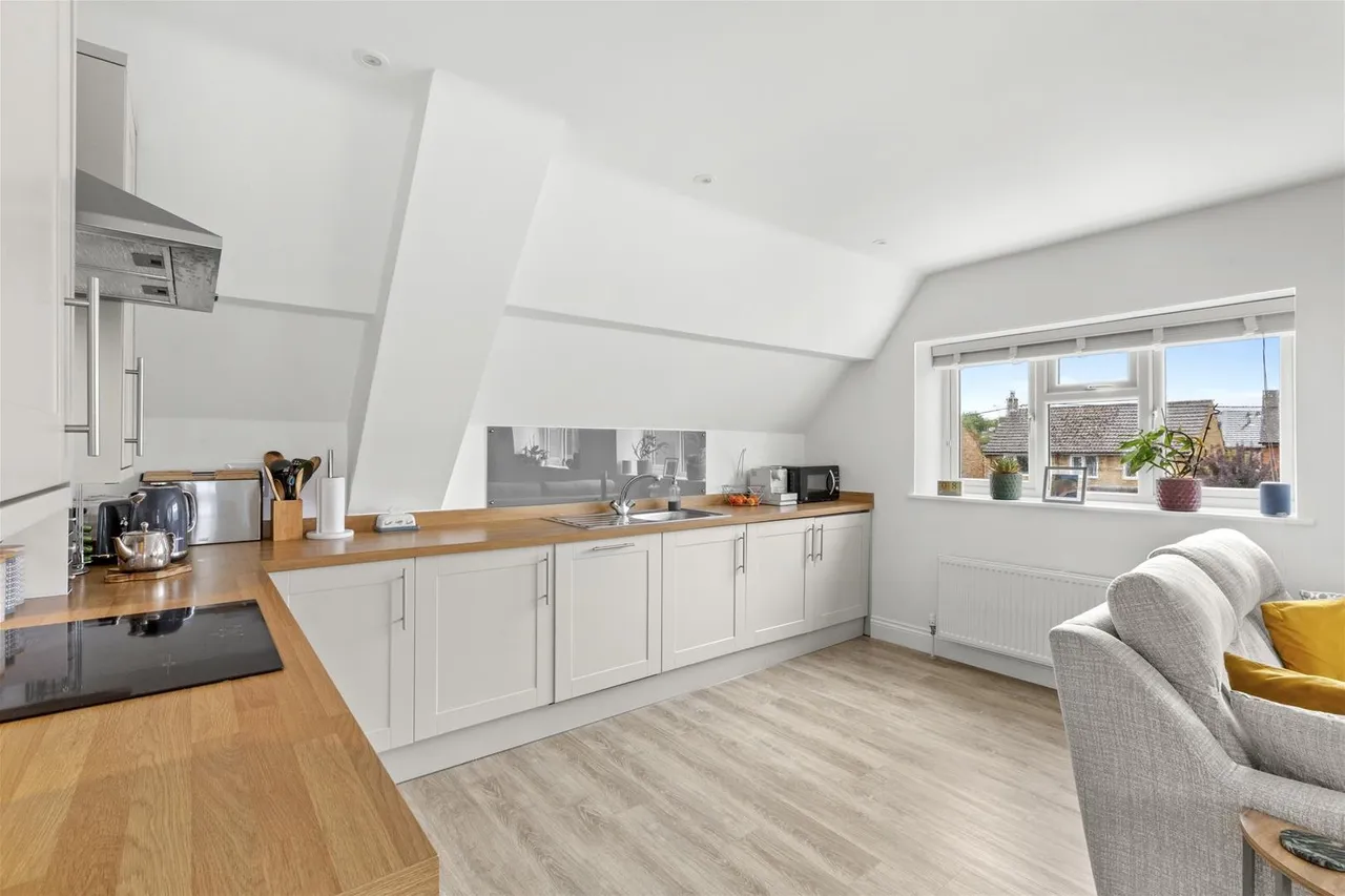 New Pond Road, Holmer Green, HP15, photo 2