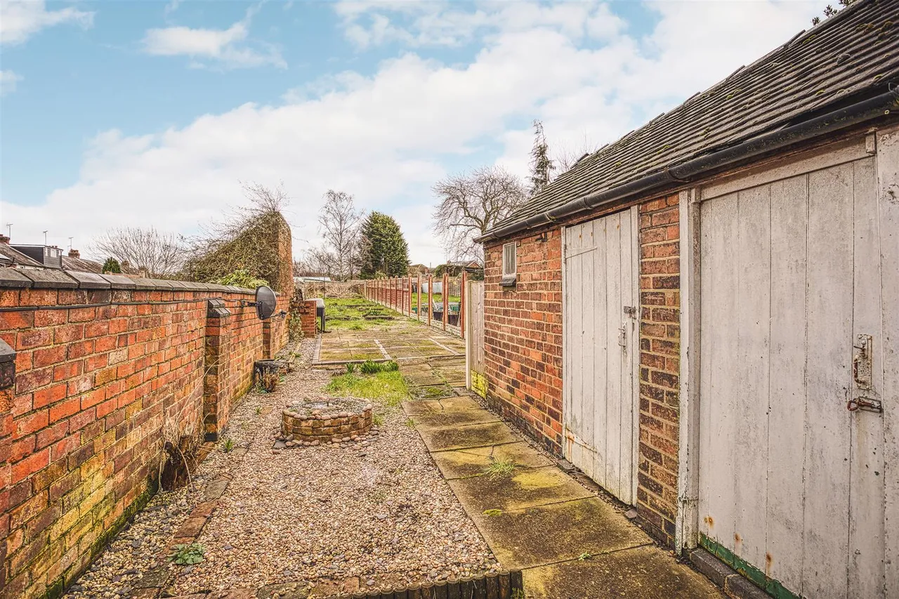 Woods Lane, Burton-On-Trent, photo 11