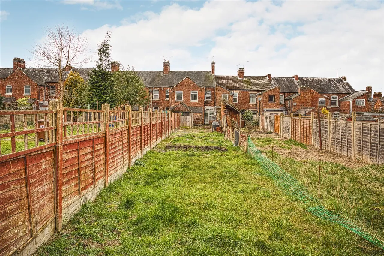 Woods Lane, Burton-On-Trent, photo 2