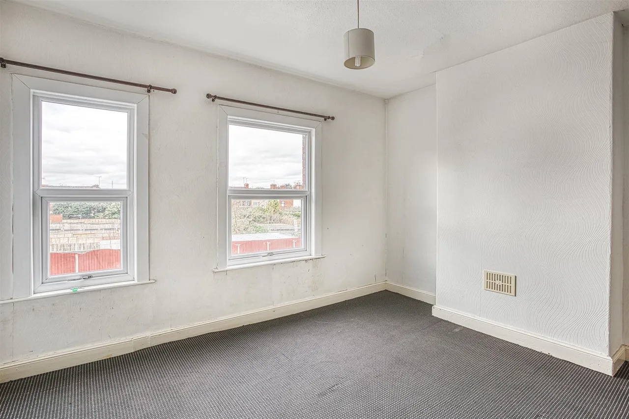 Woods Lane, Burton-On-Trent, photo 6