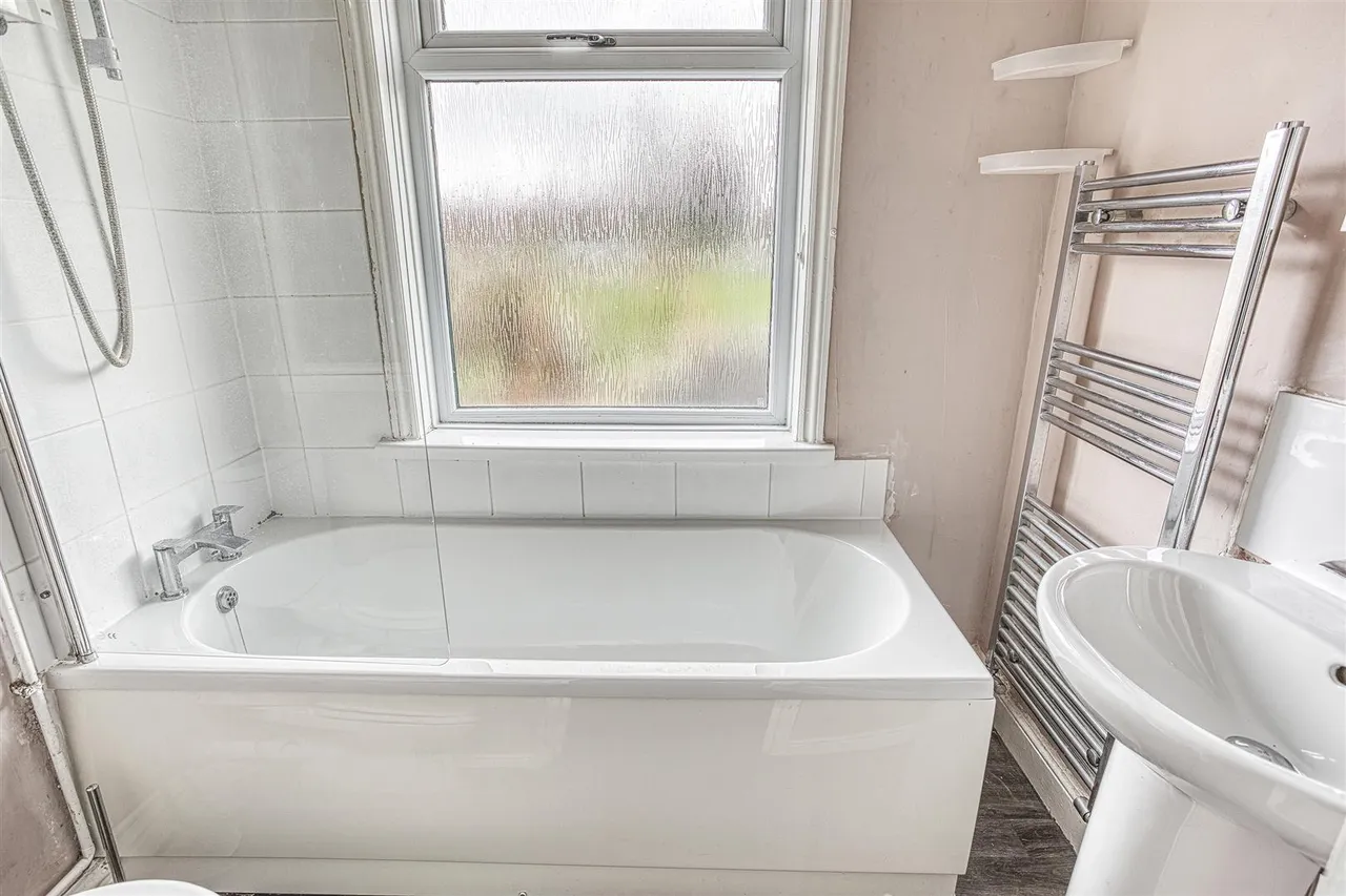 Woods Lane, Burton-On-Trent, photo 9