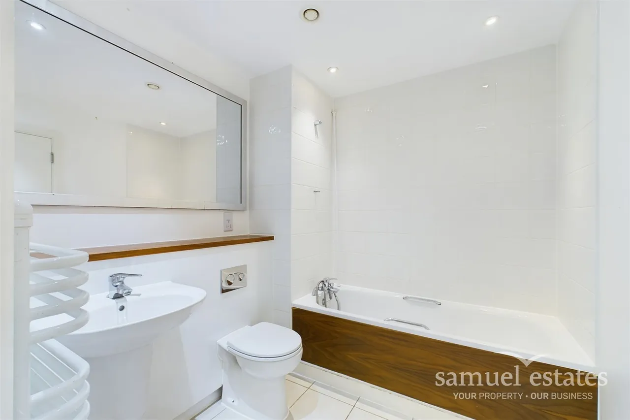 4 Chapter Way, London, SW19 2RZ, photo 10