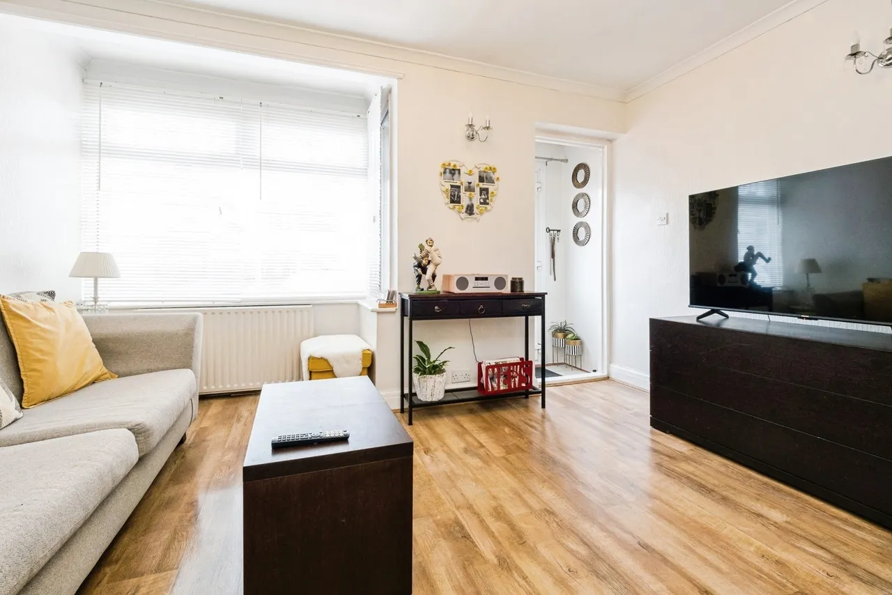 Third Avenue, Dagenham, RM10, photo 14