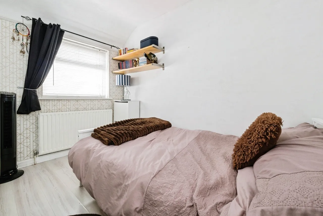 Third Avenue, Dagenham, RM10, photo 18