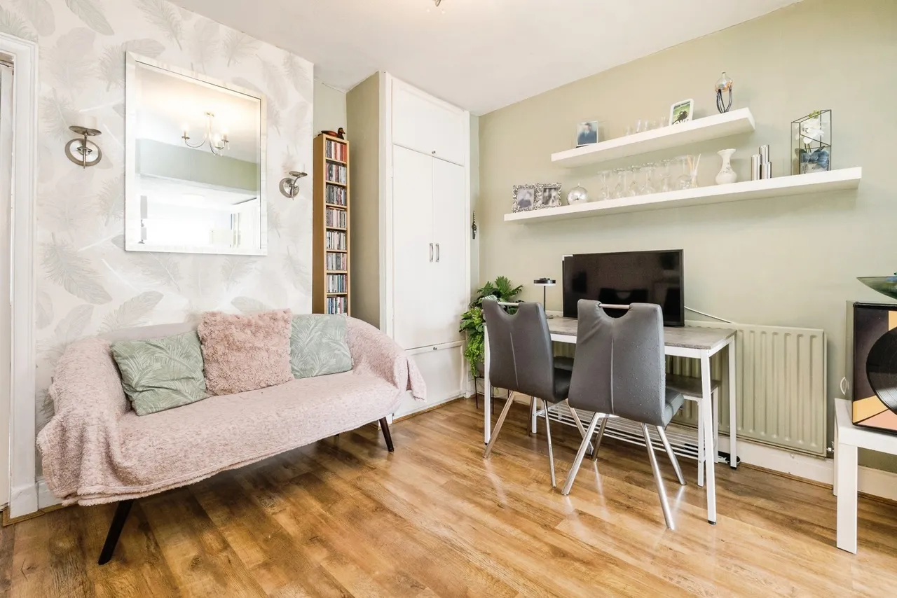 Third Avenue, Dagenham, RM10, photo 7