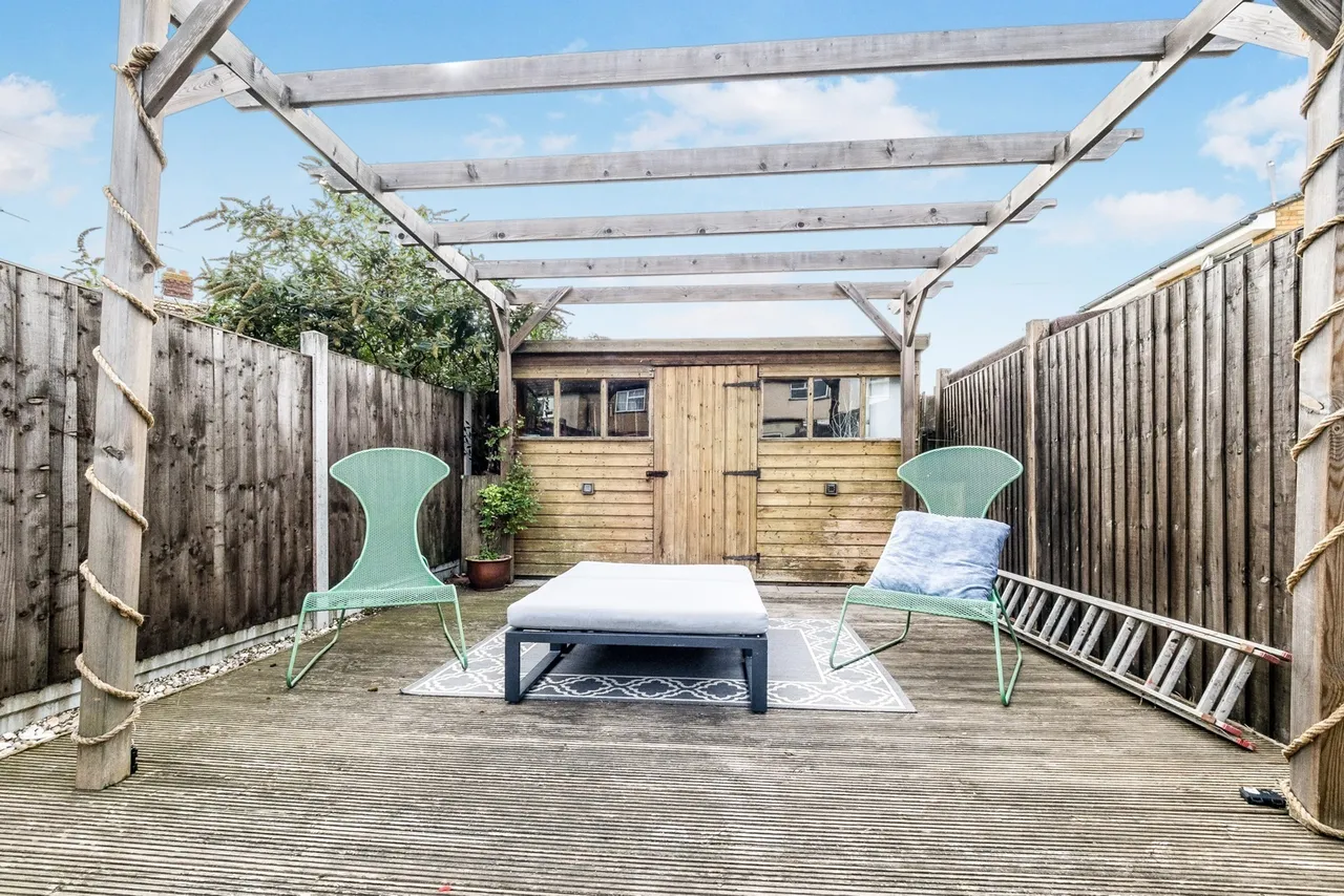 Third Avenue, Dagenham, RM10, photo 5