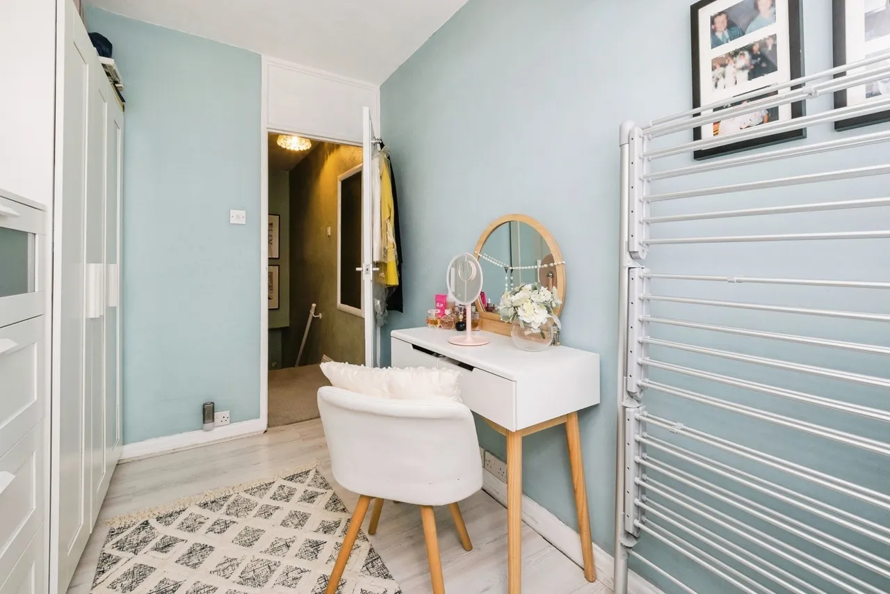 Third Avenue, Dagenham, RM10, photo 20