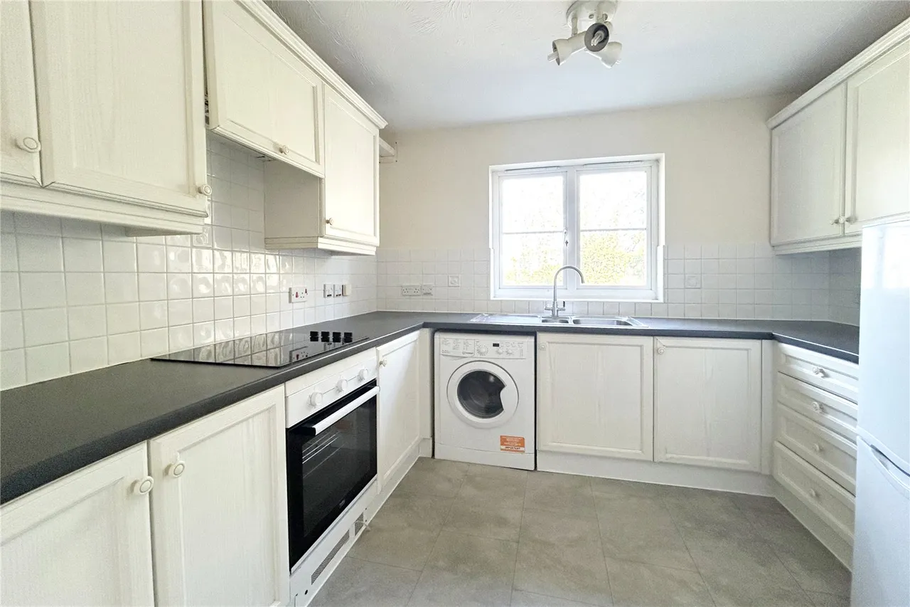 Basingfield Close, Old Basing, Basingstoke, Hampshire, RG24 7BQ, photo 3