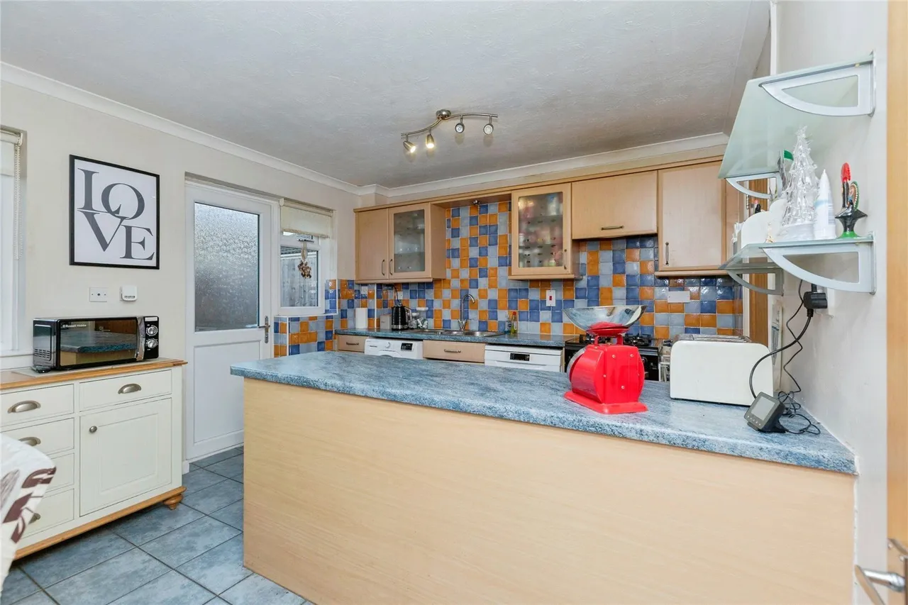 Gurney Crescent, Littlethorpe, LE19, photo 4