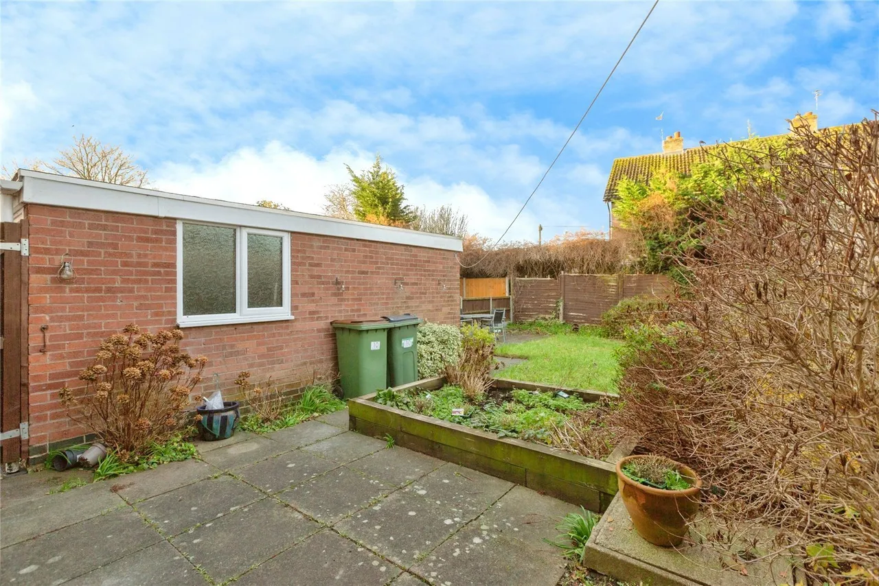 Gurney Crescent, Littlethorpe, LE19, photo 11