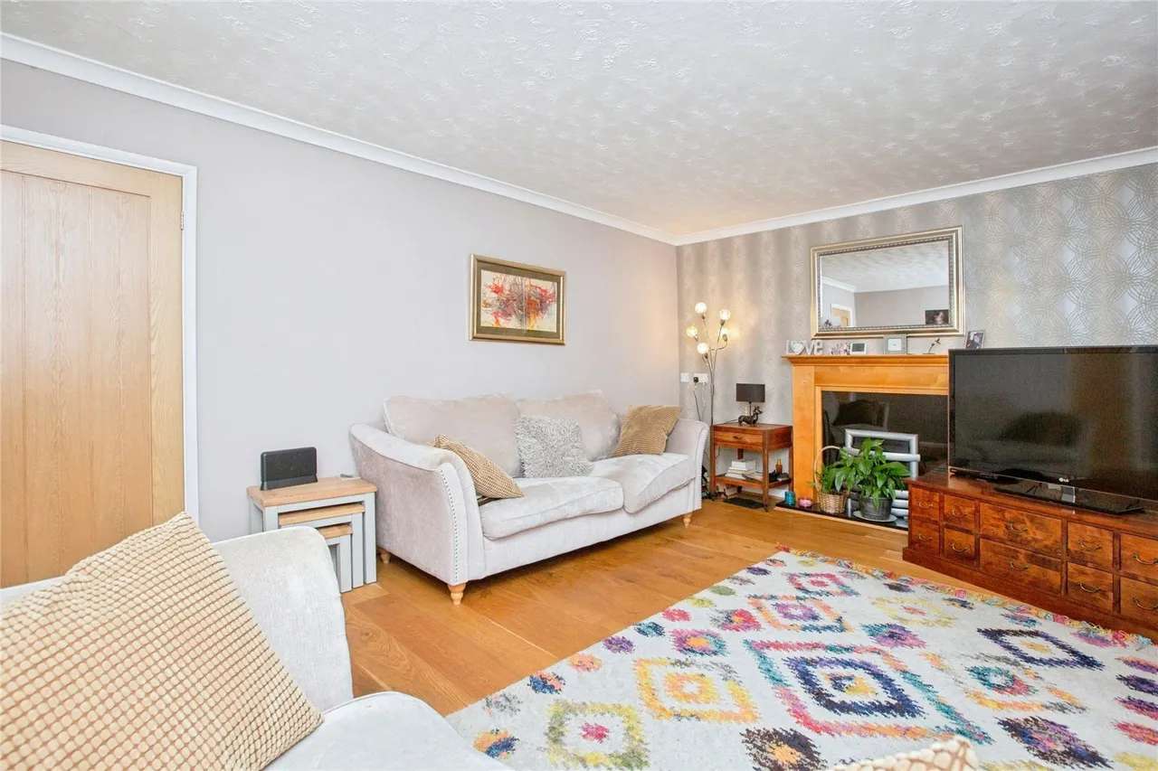 Gurney Crescent, Littlethorpe, LE19, photo 2
