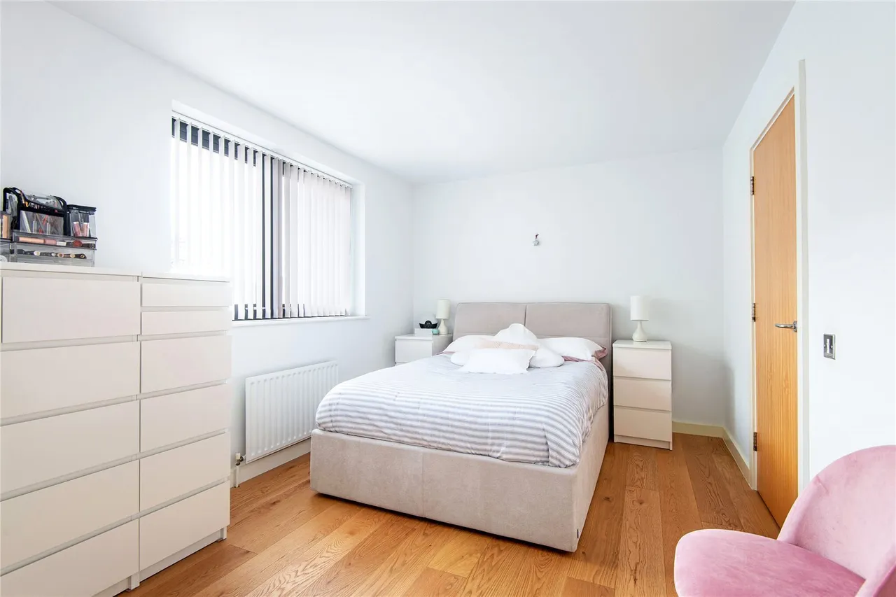 Westferry Road, London, E14, photo 6
