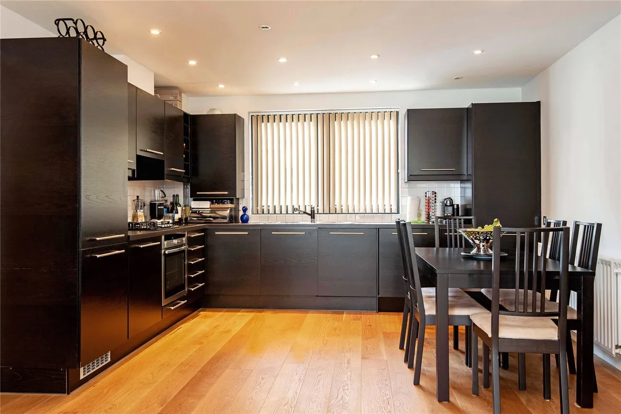 Westferry Road, London, E14, photo 8