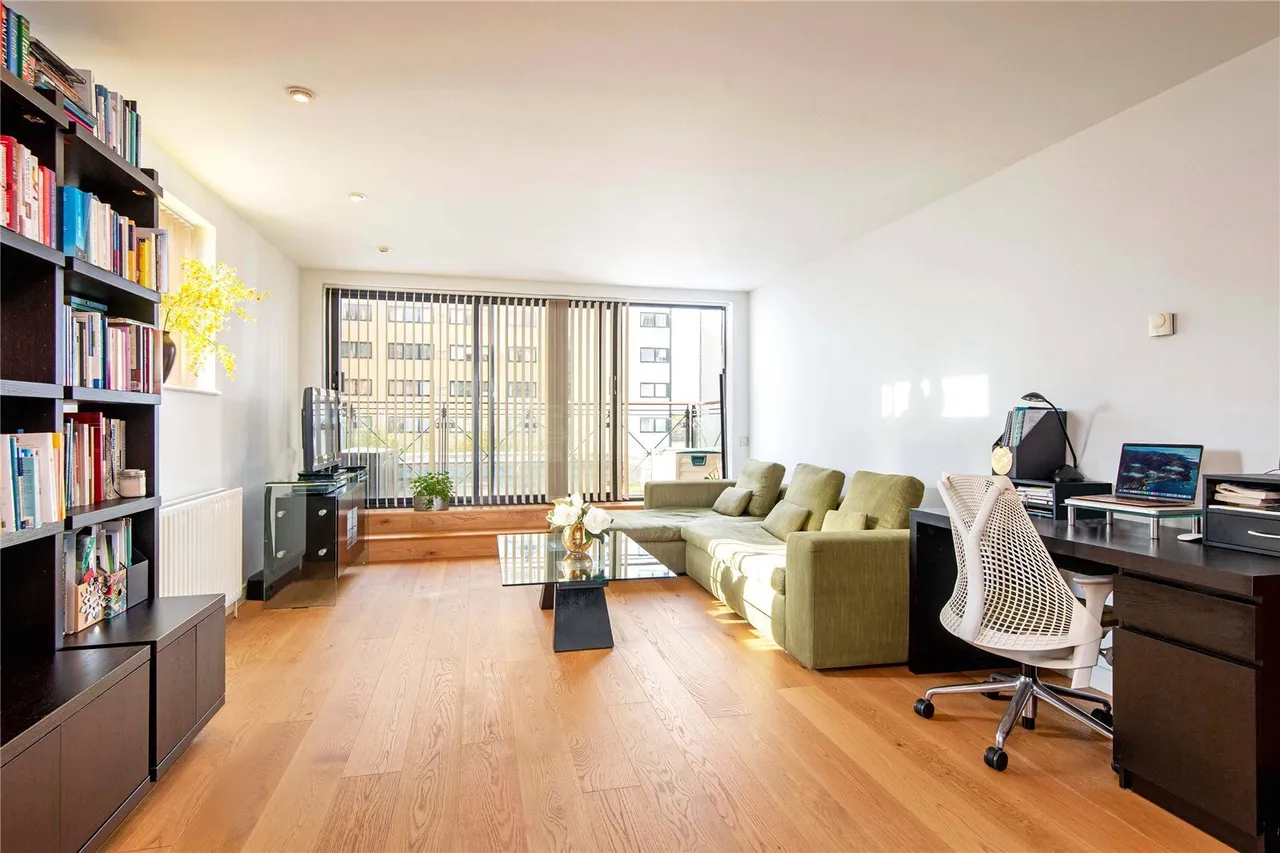 Westferry Road, London, E14, photo 5