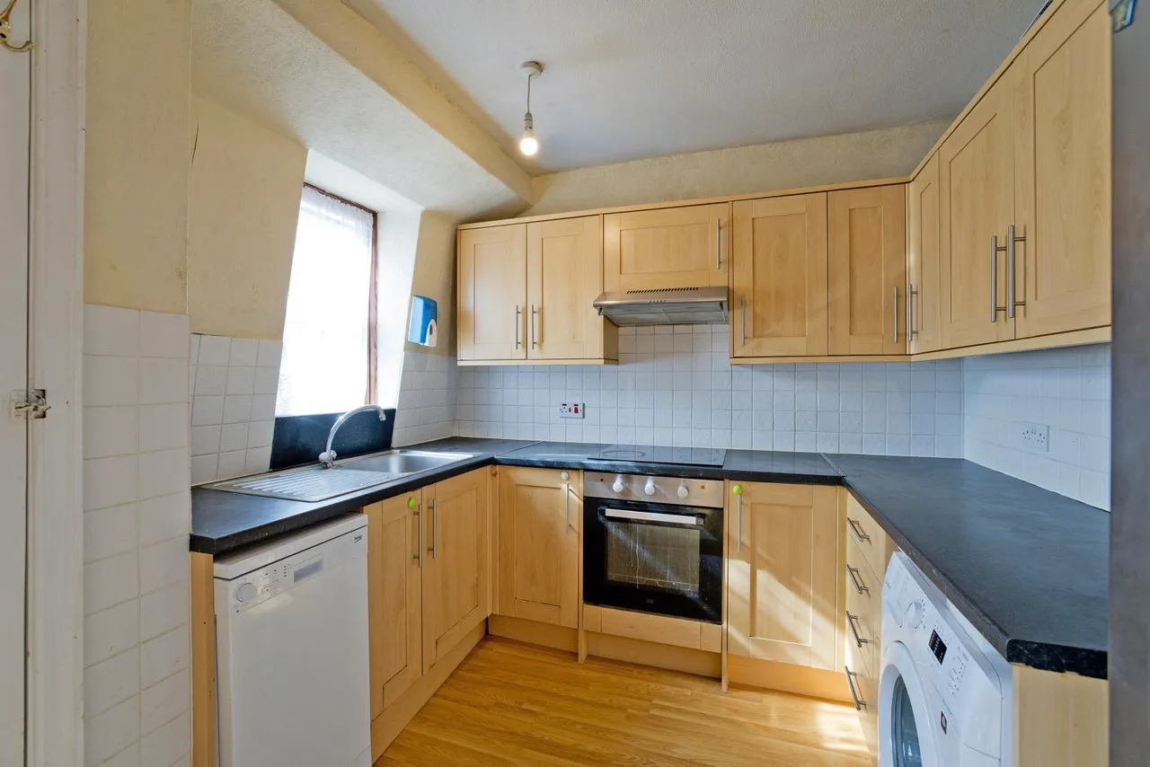 Winchmore Hill Road, London, N14 6AR, photo 5