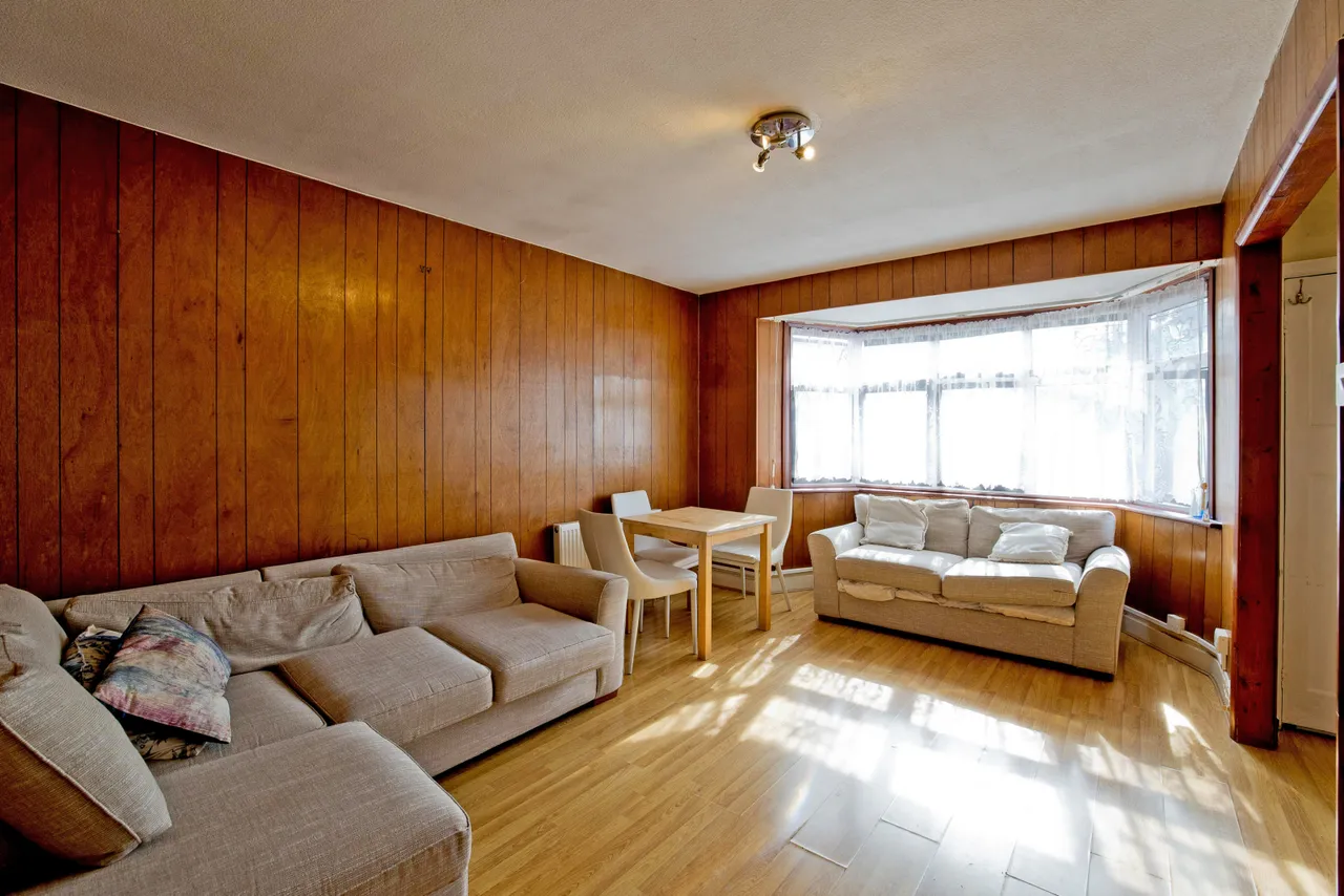 Winchmore Hill Road, London, N14 6AR, photo 2
