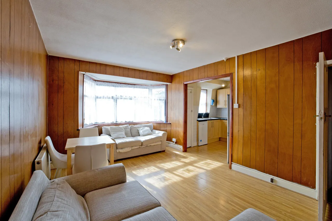 Winchmore Hill Road, London, N14 6AR, photo 3