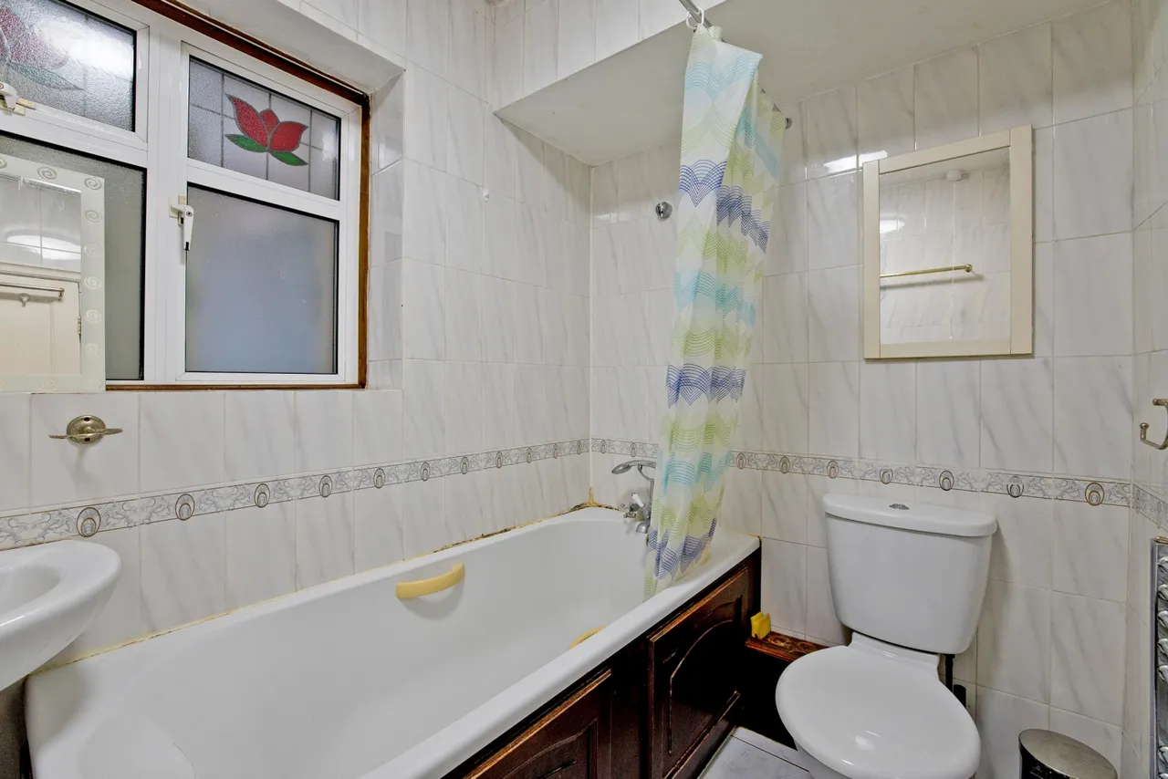 Winchmore Hill Road, London, N14 6AR, photo 8