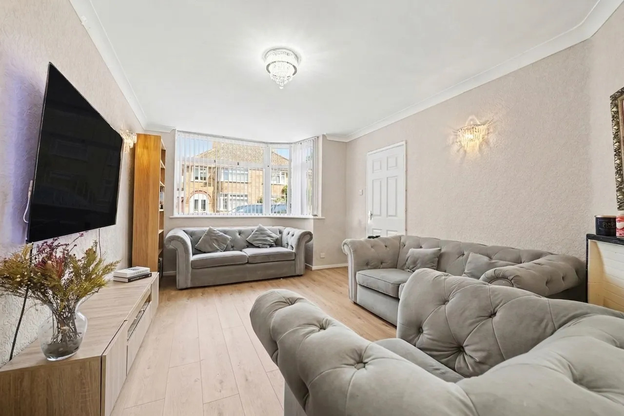3 bed house for sale — Staplehurst Avenue, Leicester, LE3