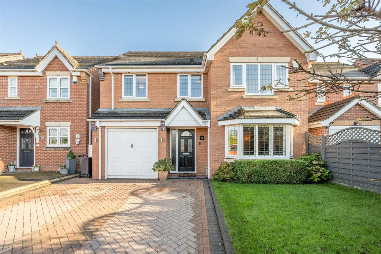 4 bed house for sale — Greenbank Gardens, Wordsley, DY8 5TB