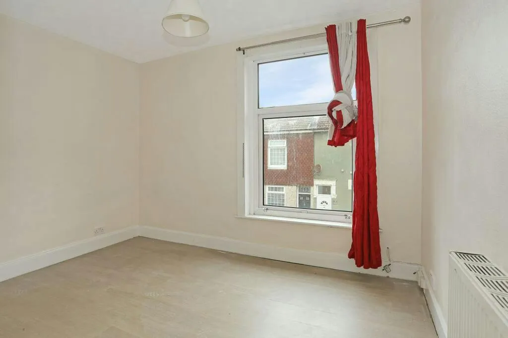 Esslemont Road, Southsea, PO4, photo 10