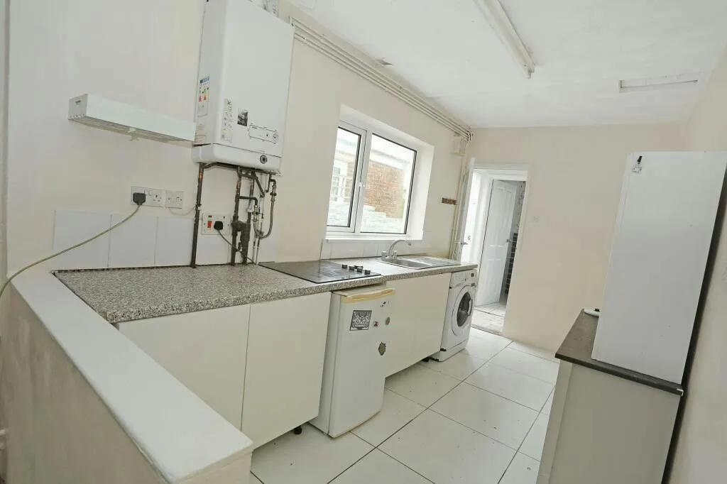 Esslemont Road, Southsea, PO4, photo 7