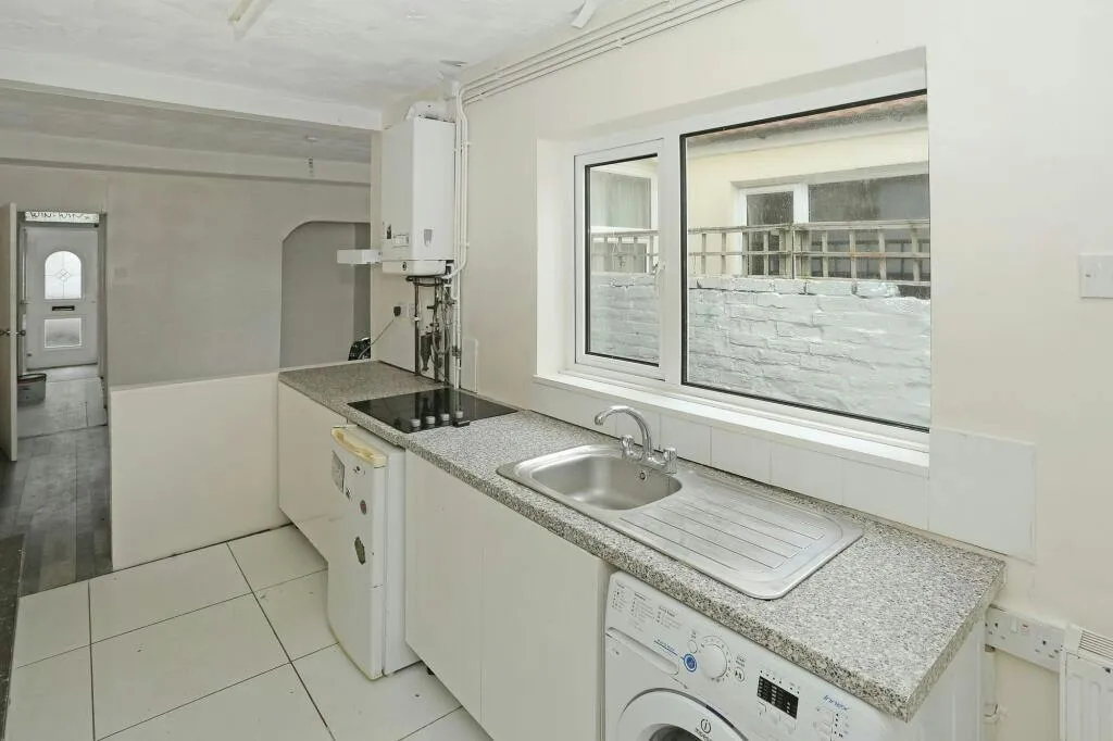 Esslemont Road, Southsea, PO4, photo 9