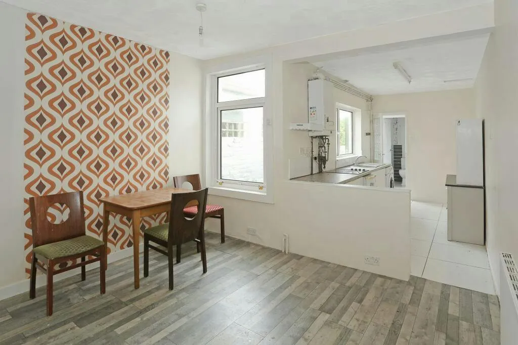 Esslemont Road, Southsea, PO4, photo 2
