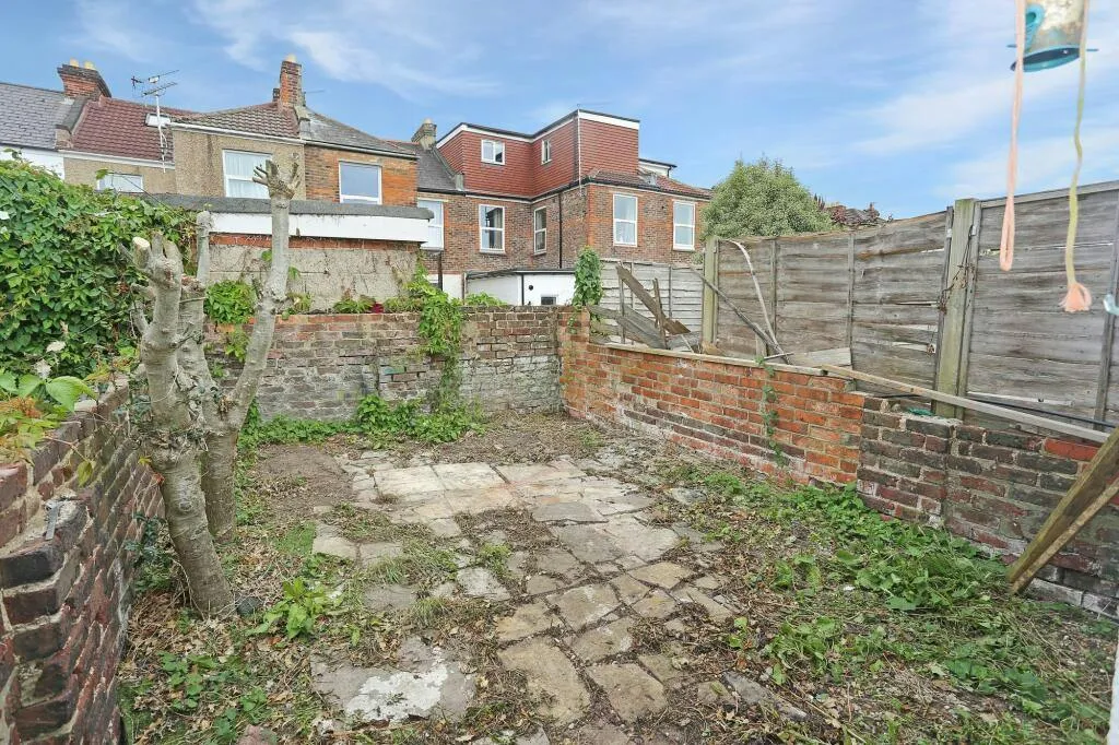 Esslemont Road, Southsea, PO4, photo 4