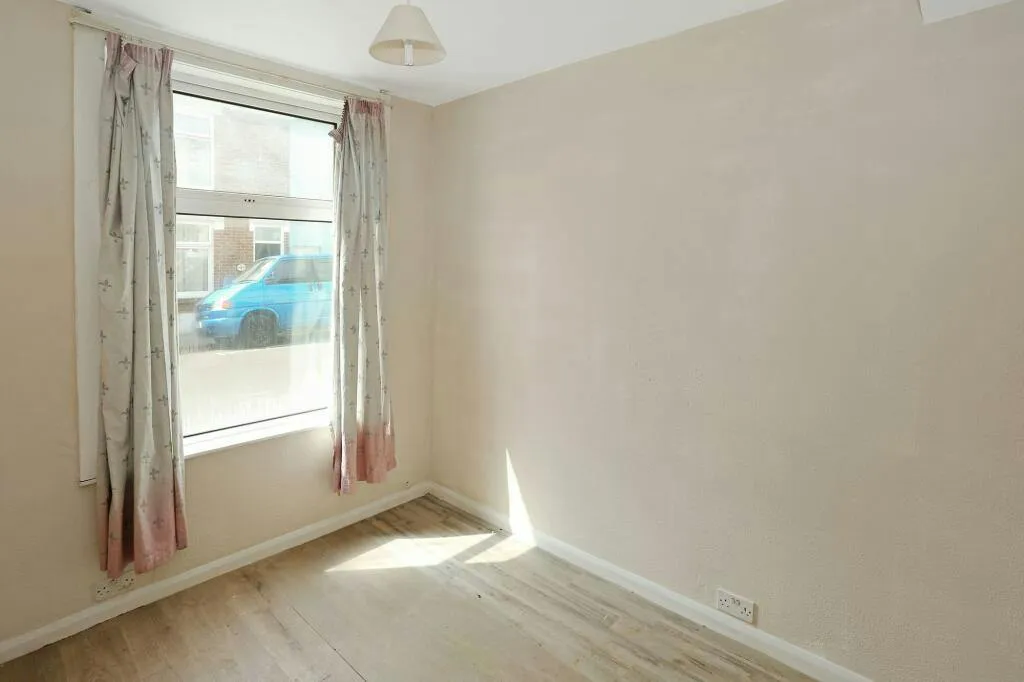 Esslemont Road, Southsea, PO4, photo 5