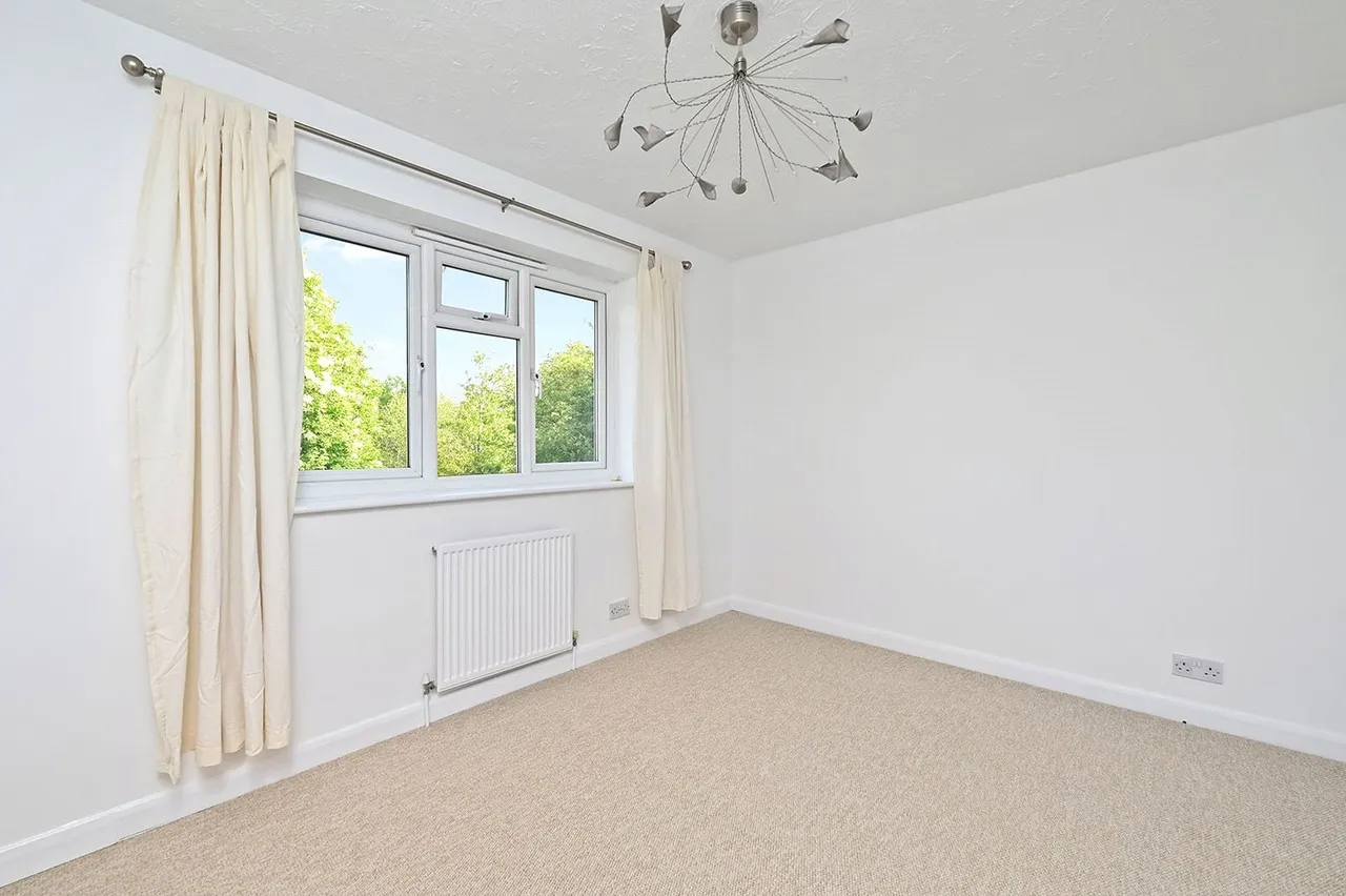The Topiary, Farnborough, Hampshire, GU14 0RA, photo 4