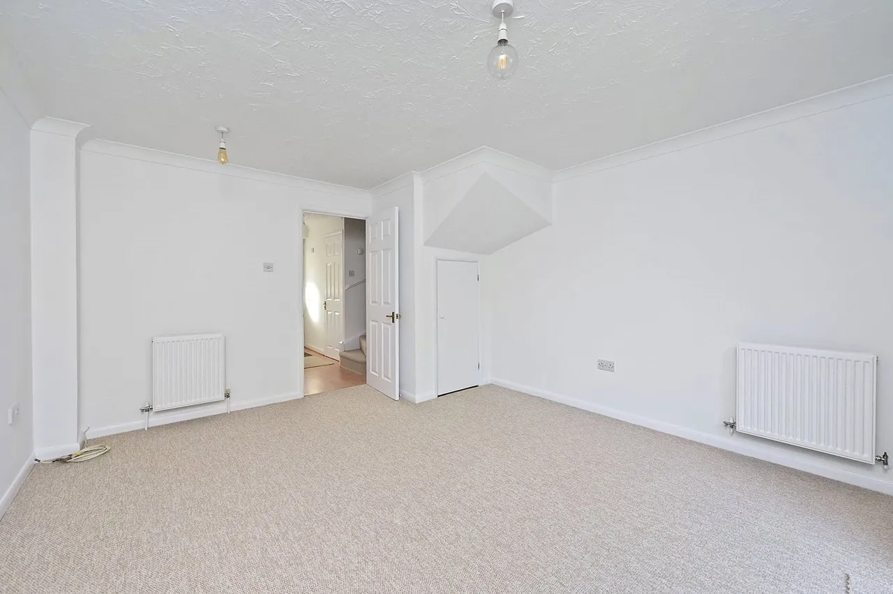 The Topiary, Farnborough, Hampshire, GU14 0RA, photo 6